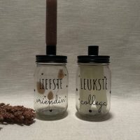 Potje kaarsen leukste collega en liefste vriendin samen met witte kaarsen